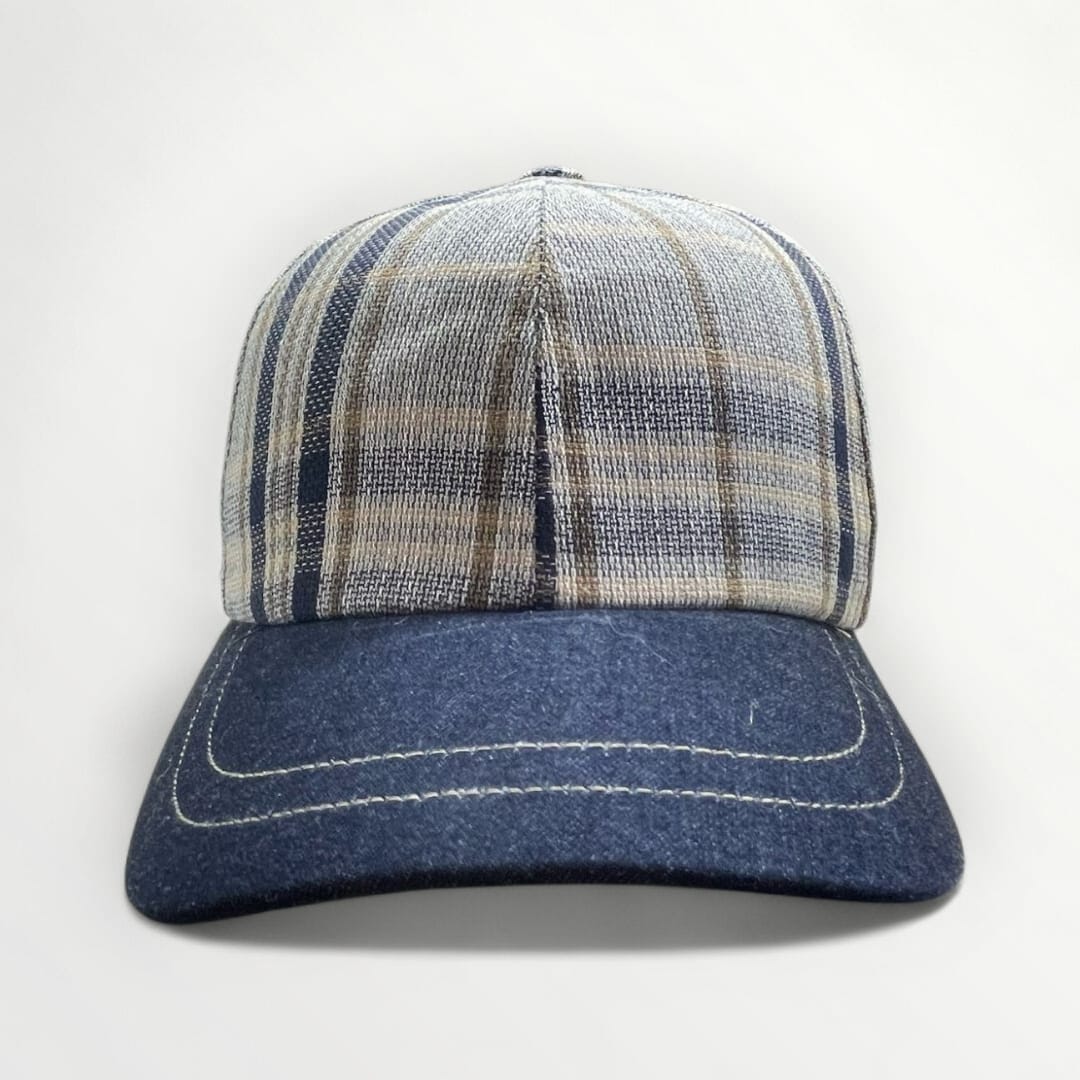 Black Sbarià Naxos baseball cap with curved brim and adjustable strap, featuring the Sbarià logo embroidery.