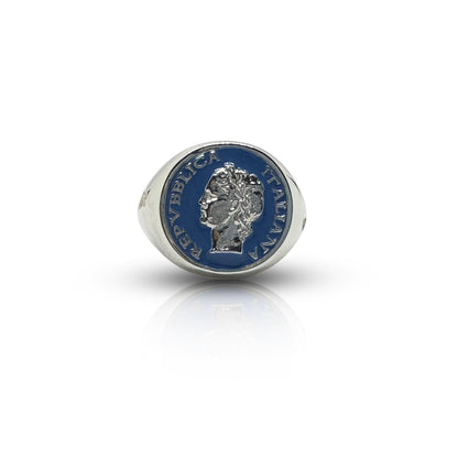 Vintage Anello Anello Chevalier Argento Smalto Dolce Vita Anni 50 by BDG Accessories, featuring intricate silver and colorful enamel design.