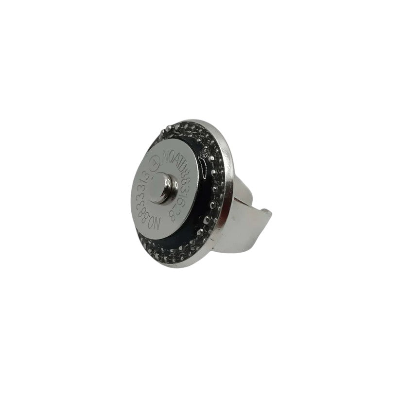 Silver magnetic clasp ring from Claudia De Rosa Jewelry featuring a sleek, modern design with an easy-to-use magnetic closure.