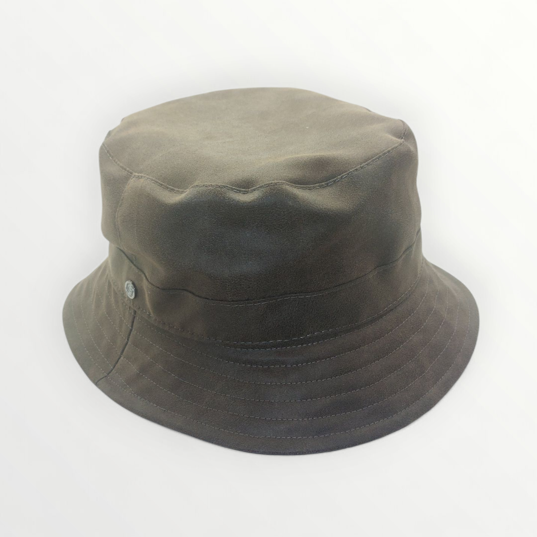 Cotton wax fisherman hat in Testa di Moro color by Sbarià, waterproof and stylish for outdoor wear.