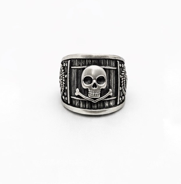 Black silver pirate-themed ring by BDG Accessories featuring a bold Anello Uomo Argento Black Sails design.