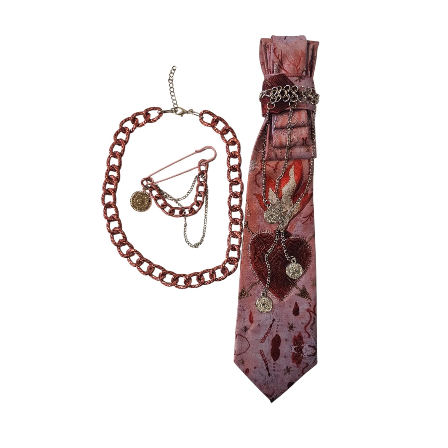 Elegant Claudia De Rosa Jewelry cravatta gioiello with heart design, featuring a versatile 3-in-1 jewelry piece on a display.