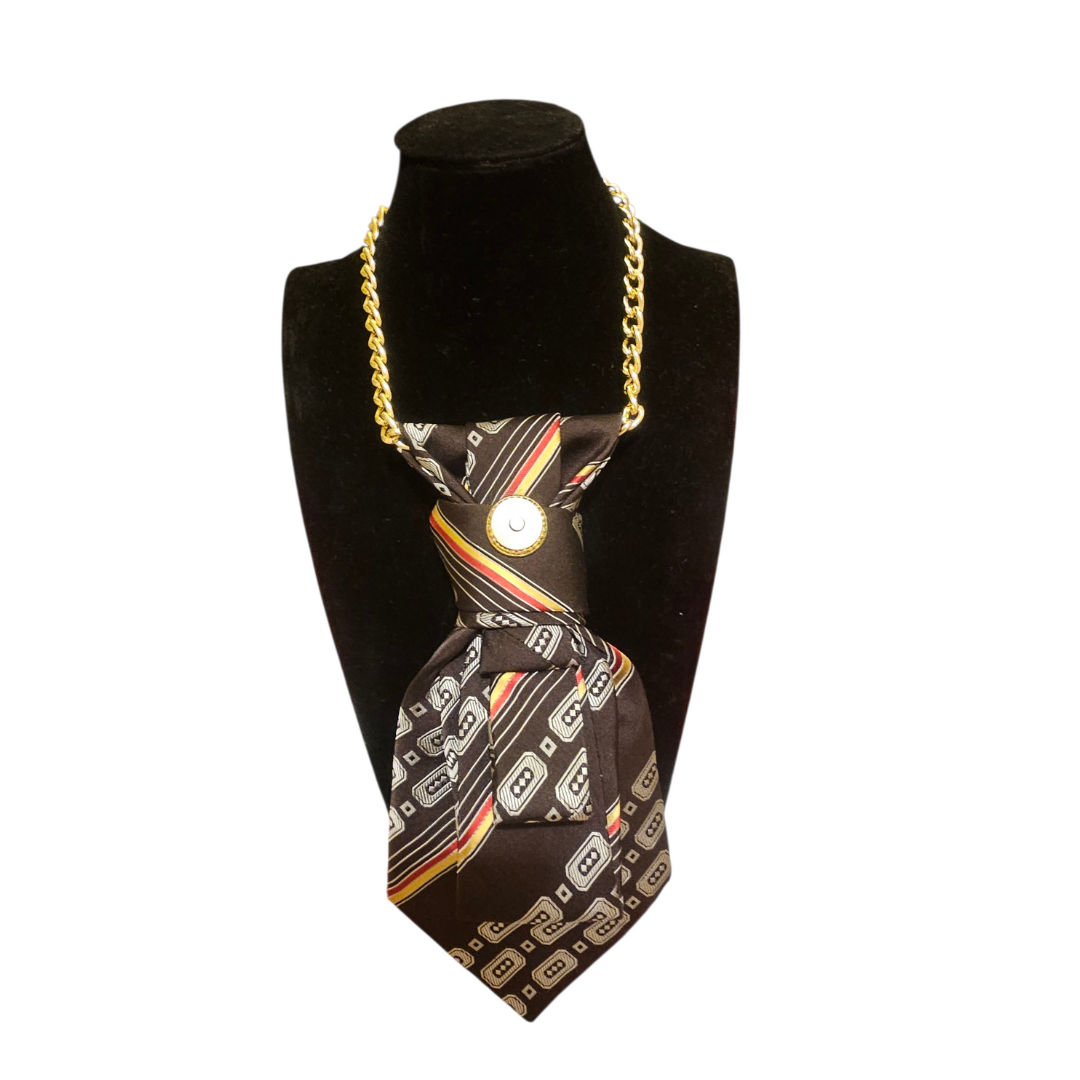 Vintage brown Cravatta Gioiello by Claudia De Rosa Jewelry displayed on a mannequin, showcasing elegant jewelry details.