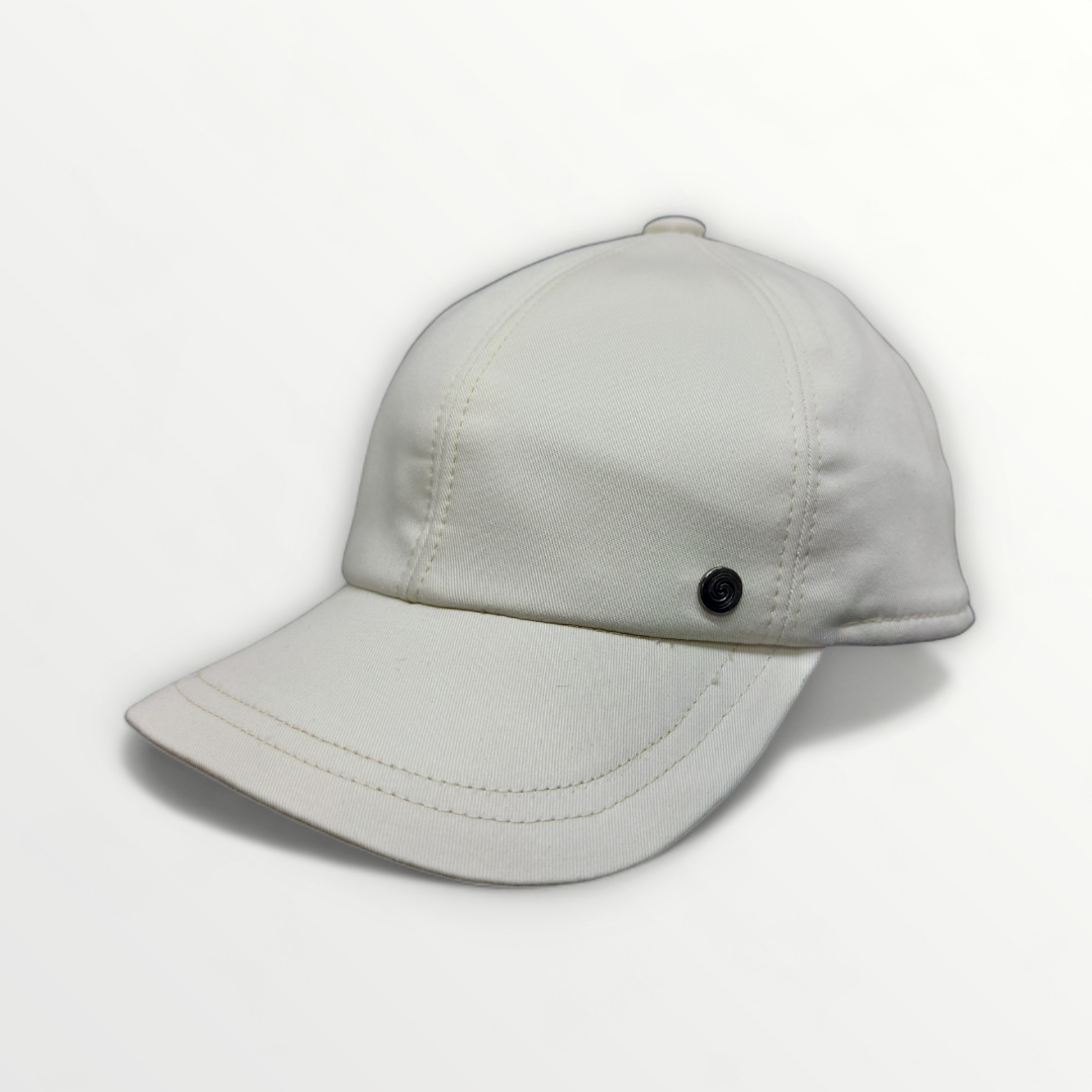 Cotton baseball cap by Casmik, Primavera/Estate collection, featuring a classic design and adjustable strap.