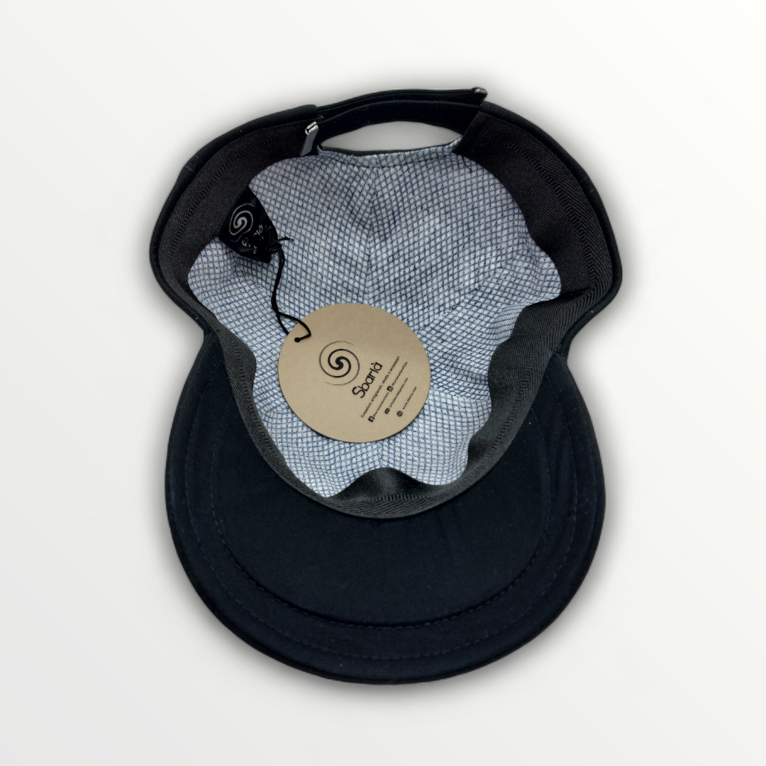 Cotton baseball cap by Casmik featuring a classic design, ideal for spring and summer casual wear.