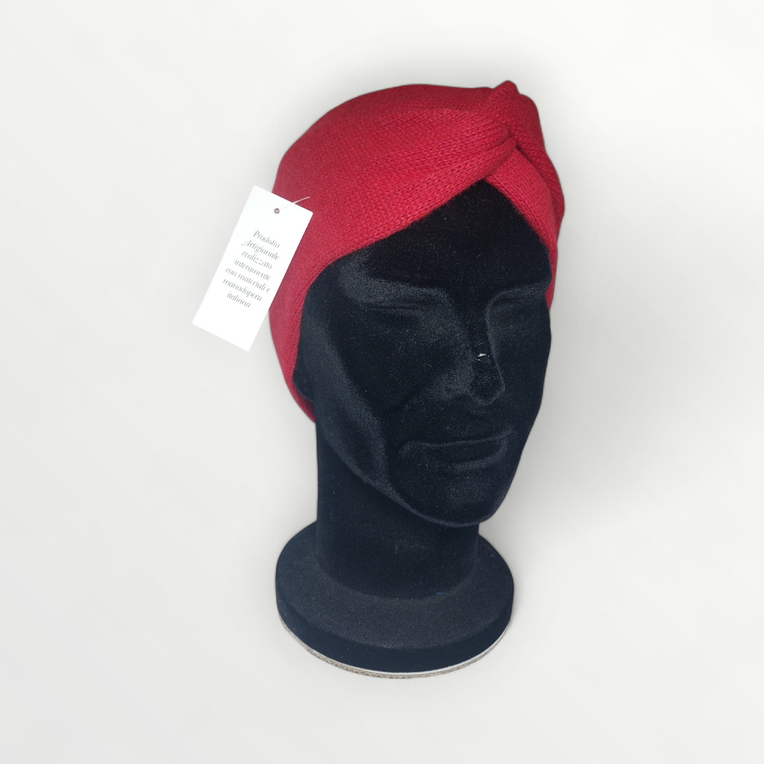 Soft women's hair band in cozy wool and cashmere, ideal for autumn and winter, stylish and comfortable accessory.