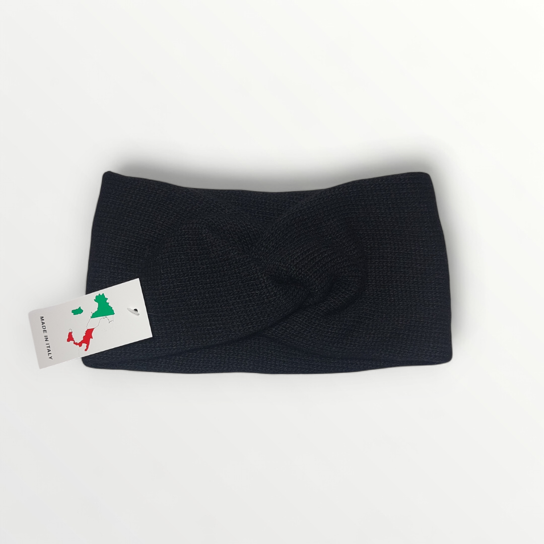 Soft women's hair band made of luxurious wool and cashmere, perfect for autumn and winter, shown in a close-up image.