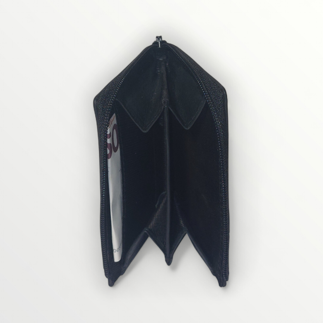 Black leather portafoglio wallet with zip closure and RFID protection, featuring multiple card slots and a sleek design.