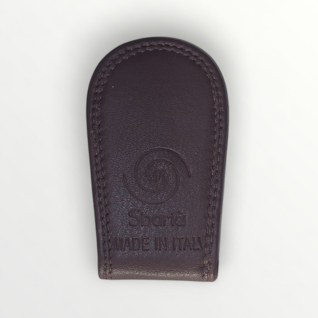 Fermasoldi magnetic genuine leather wallet showing sleek black leather exterior with metal magnetic closure.