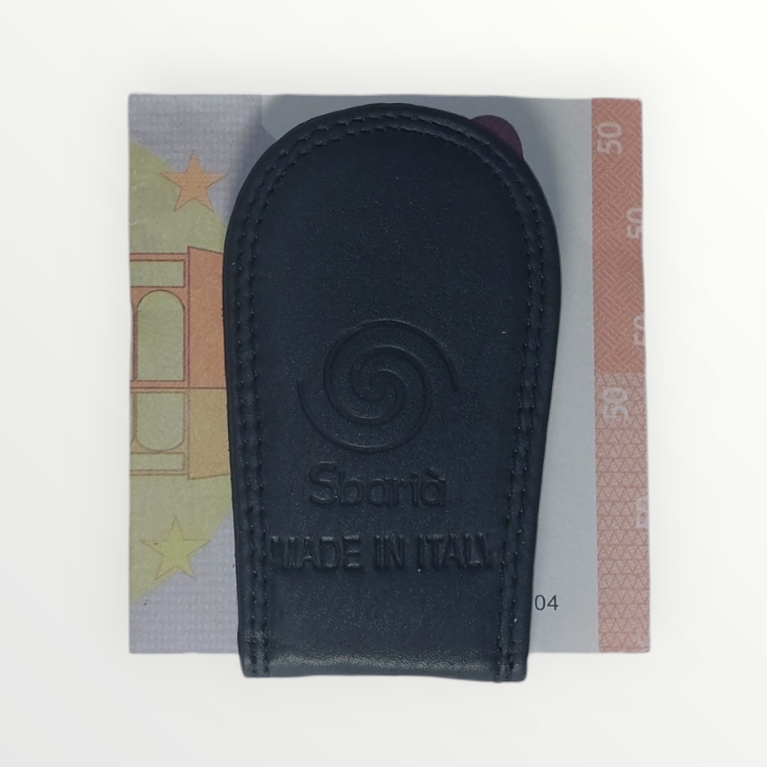 Fermasoldi magnetic genuine leather wallet with sleek design and multiple card slots, crafted from high-quality leather.