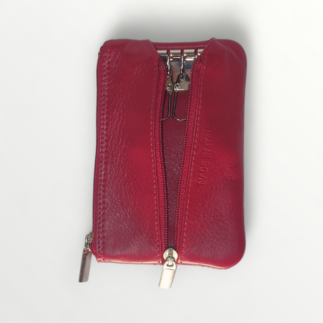 Portachaivi double leather key holder with a sleek, genuine leather finish and compact design for organizing keys.