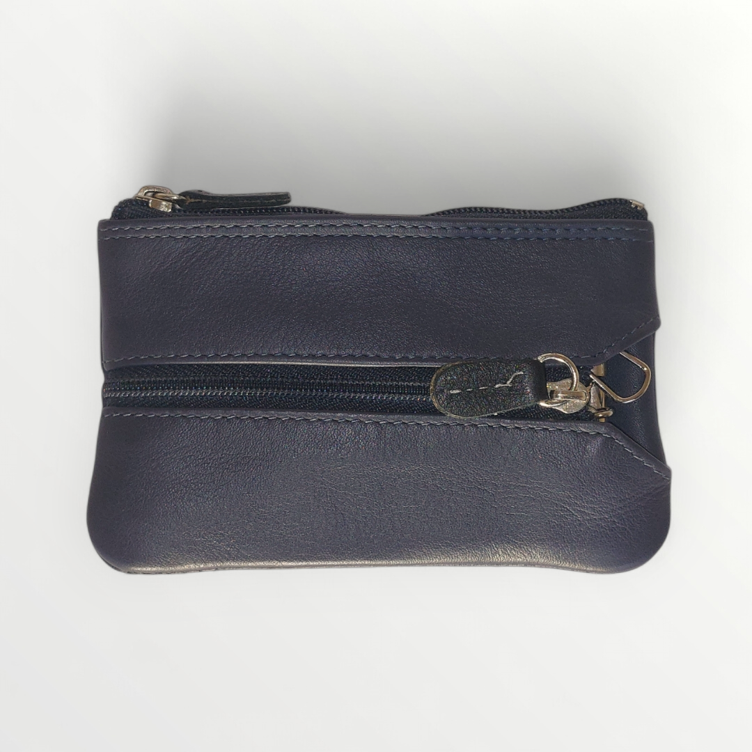 Portachiave doppio in vera pelle, Portachaivi, with two key rings and a sleek, durable leather design.