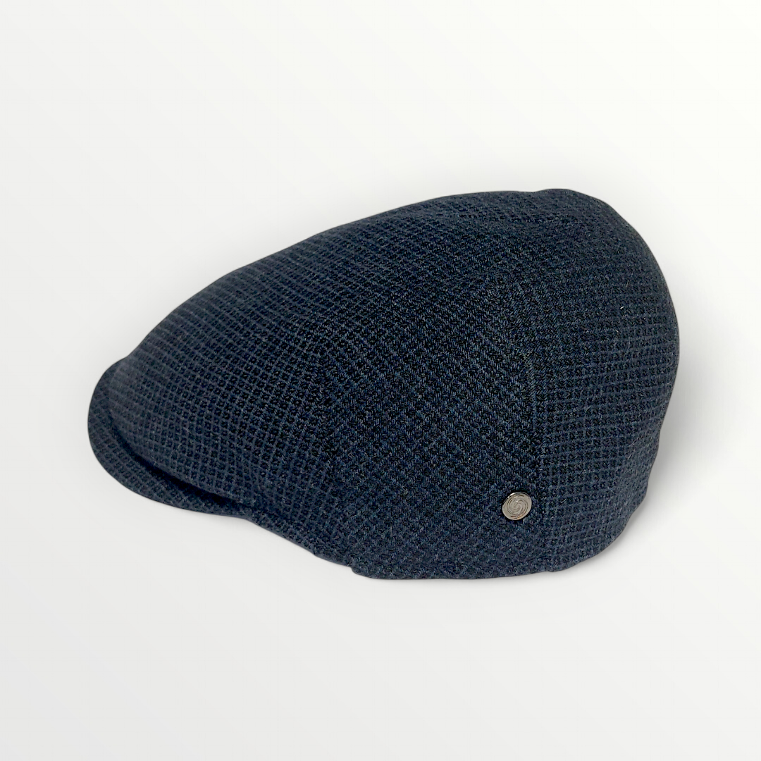 Blue and black Coppola hat with small diamond pattern in wool, suitable for autumn and winter.