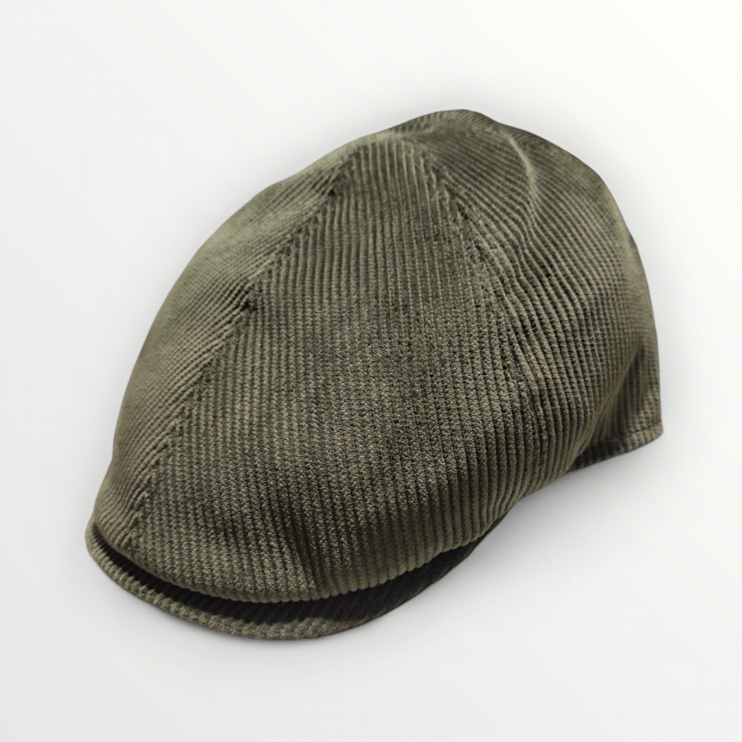 Green ribbed velvet Coppola hat by Autunno/Inverno, featuring a stylish, textured design in a cozy, autumn-winter fashion.