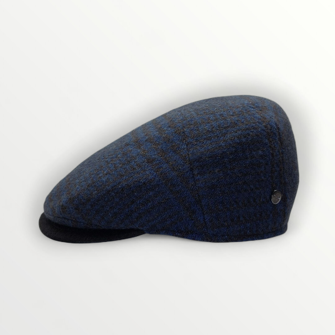 Colorful Coppola Sbarià Taormina in blu lana variopinto, featuring a vibrant, patterned wool hat with a cozy brim.