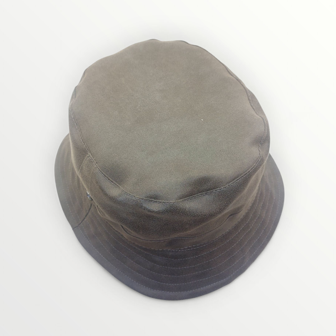 Cotton fisherman hat with wax finish in testa di moro color by Sbarià, featuring a wide brim and casual style.