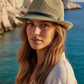 Modella con Trilby Sbarià a Lampedusa